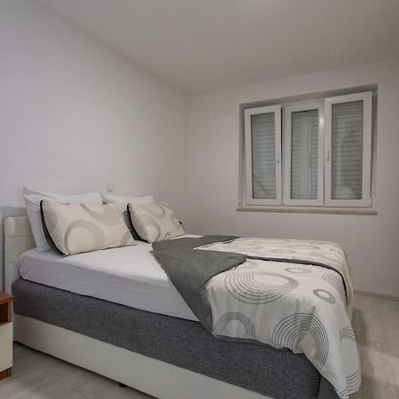 Apartmani Marija Jakir Brela Zewnętrze zdjęcie